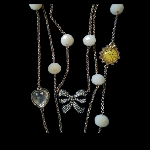 🎀🕰️Betsey Johnson 3-Strand Charm Necklace Clock & Bows - EPC🕰️🎀 - Picture 2 of 11